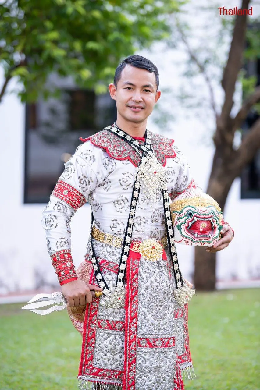 THAILAND 🇹🇭 | Khon masked dance drama