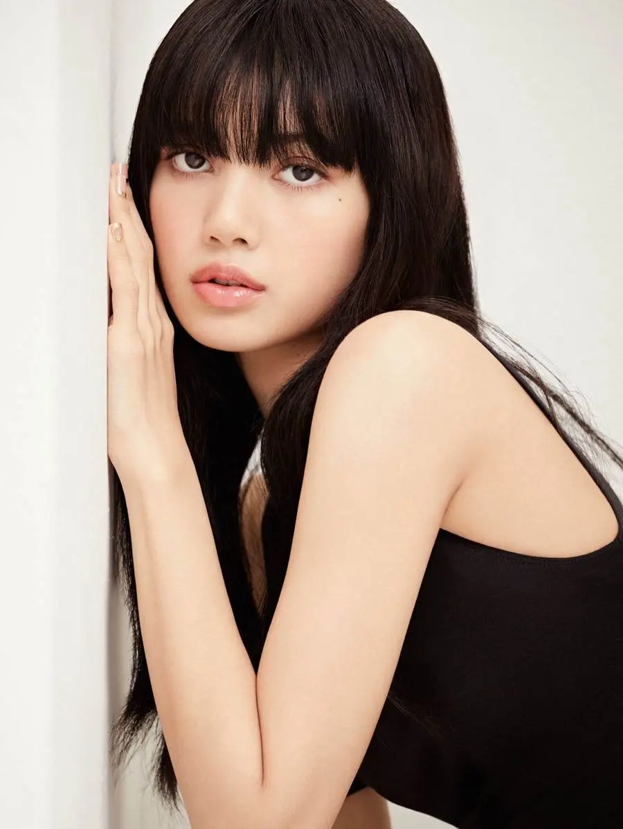 (BLACKPINK) Lisa @ ELLE Japan February 2023