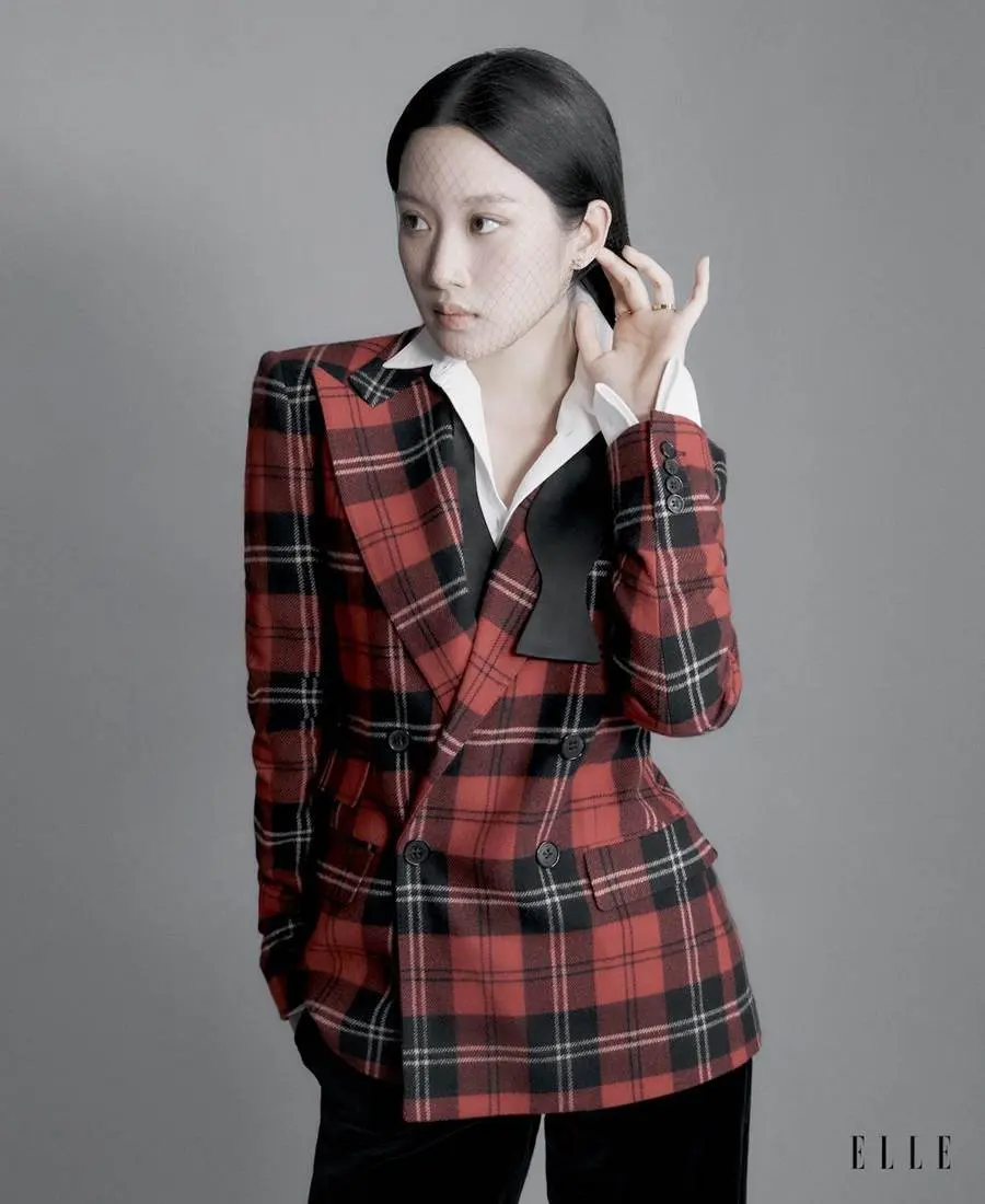 Mun Ka Young @ ELLE Singapore December 2022