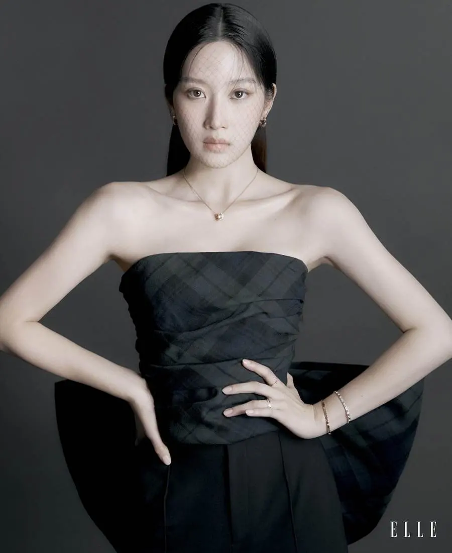 Mun Ka Young @ ELLE Singapore December 2022