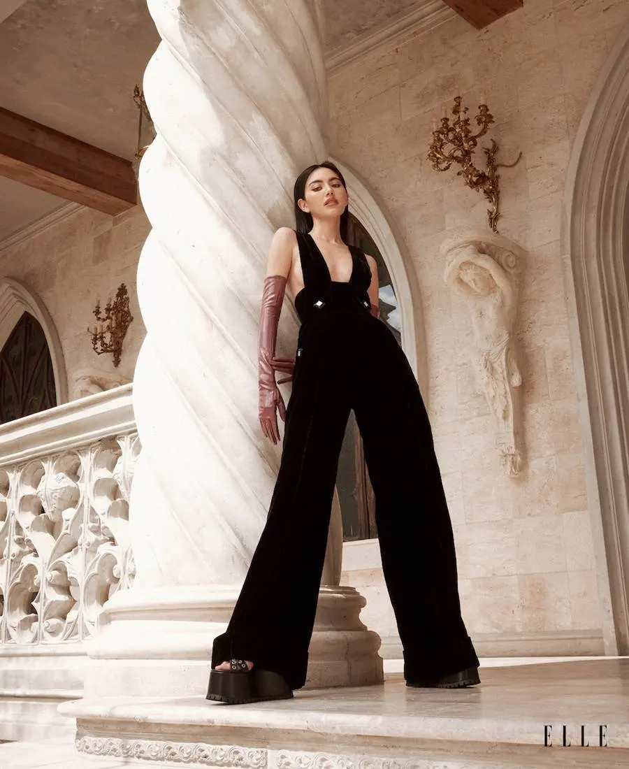 ใหม่-ดาวิกา โฮร์เน่ @ ELLE Singapore January  2023
