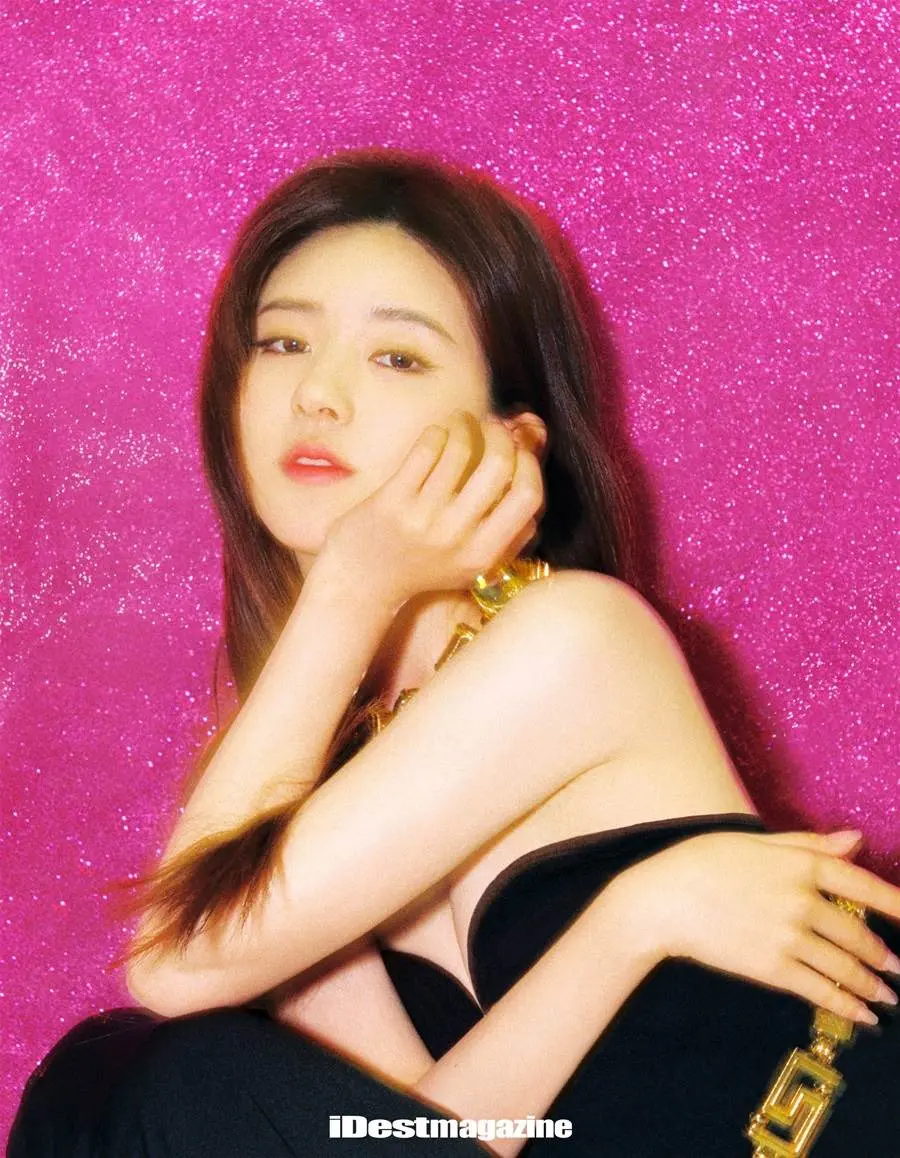 Zhao Lusi @ iDest Magazine China Winter 2022