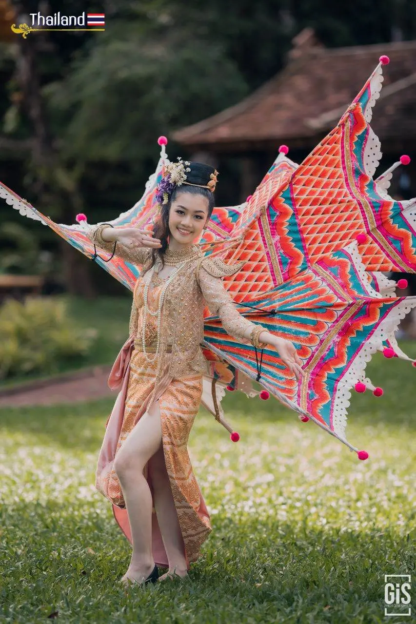 THAILAND 🇹🇭 | Ginggala Bird Dance