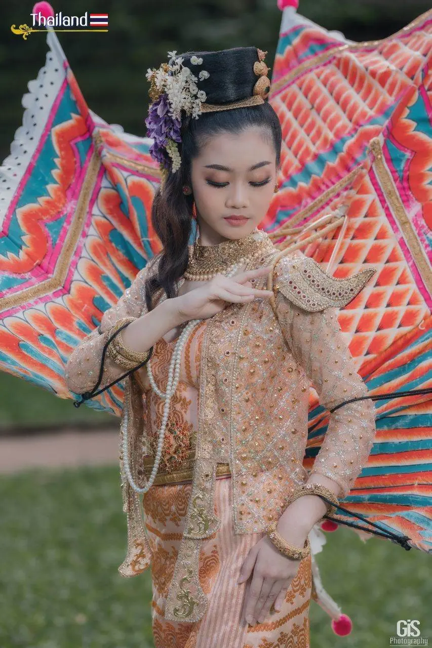 THAILAND 🇹🇭 | Ginggala Bird Dance