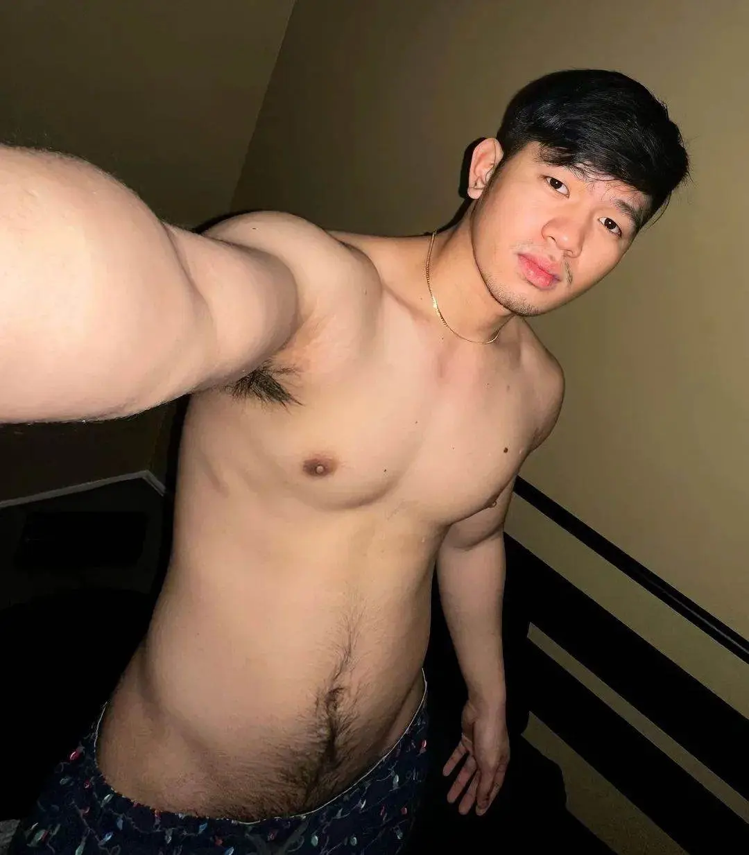 แข็งยามเช้ามืด