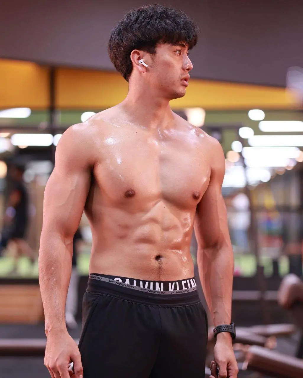 แข็งยามเช้ามืด