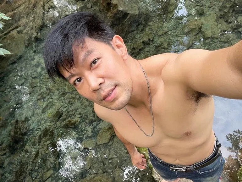 แข็งยามเช้ามืด