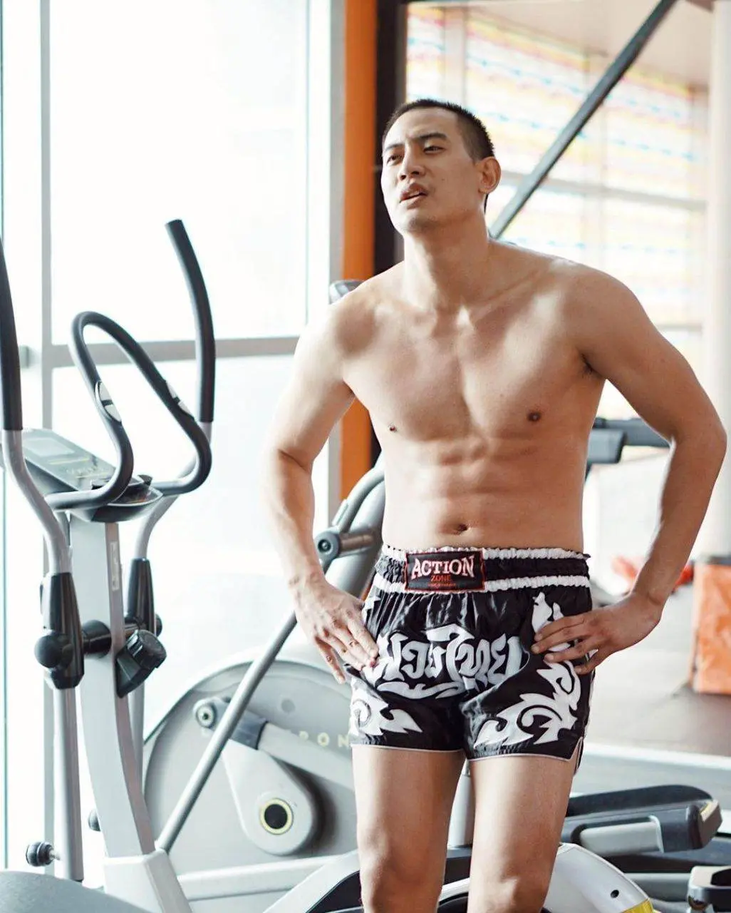 แข็งยามเช้ามืด