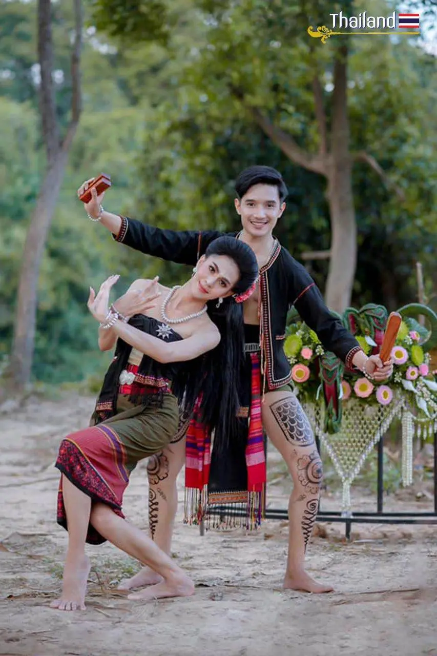 THAILAND 🇹🇭 | "Nang Hai" & "Mak-Kub-Kab" Isan traditional dance