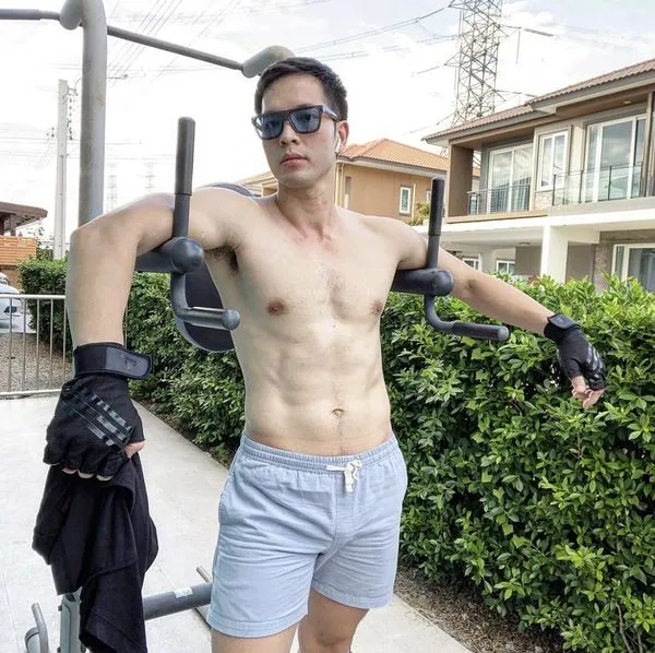 มวยโค้กับสามี