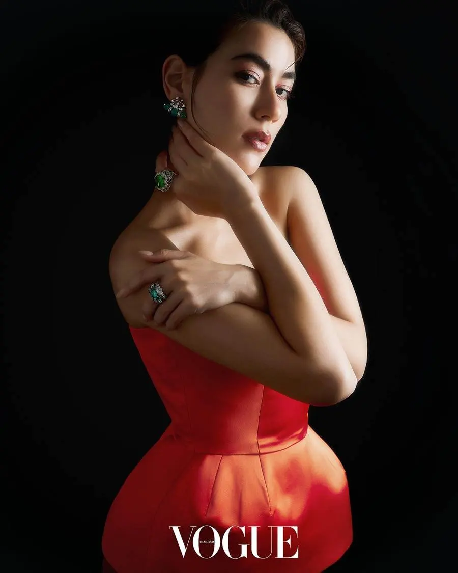 คิมเบอร์ลี่ แอน โวลเทมัส @ VOGUE Thailand January 2023