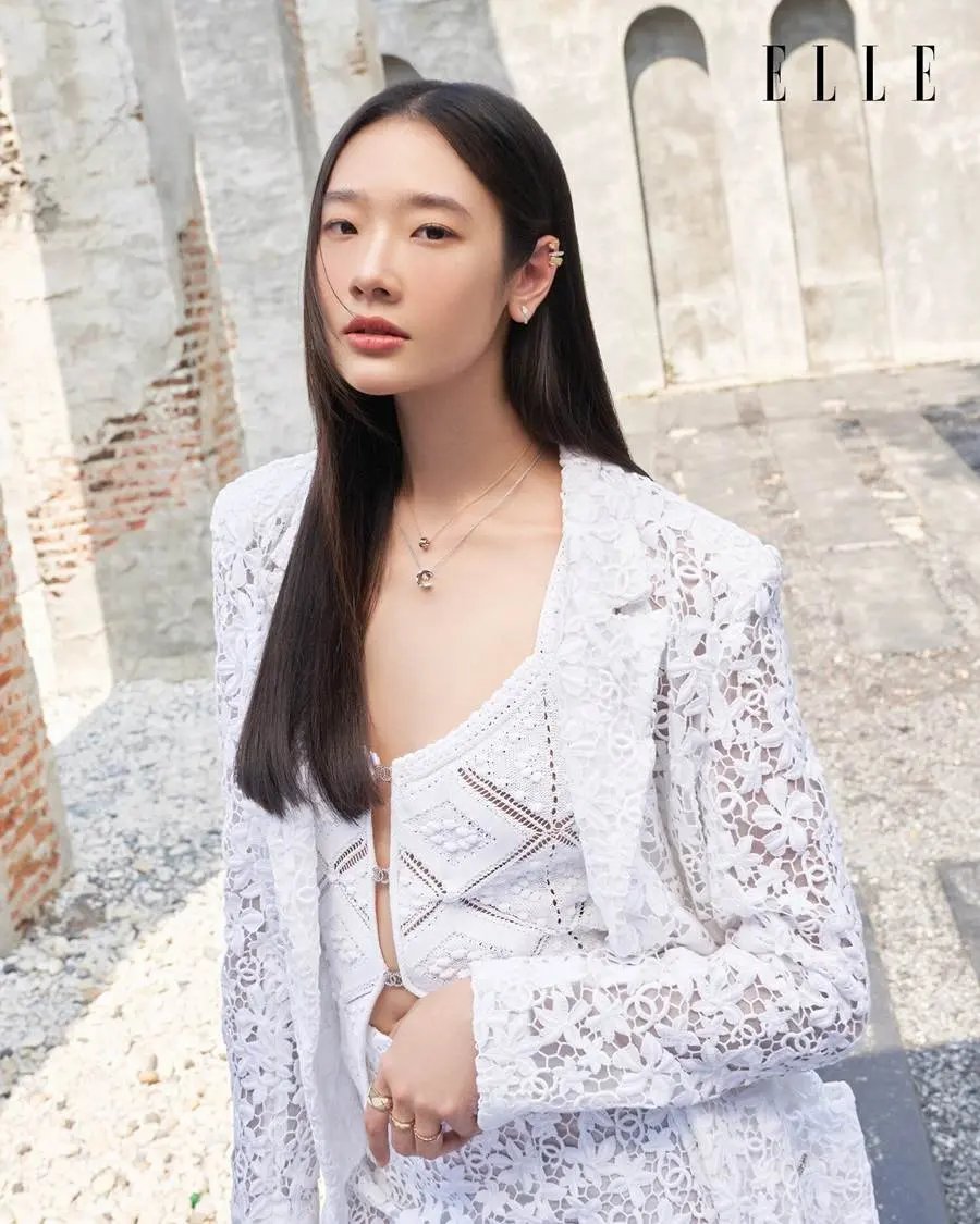 ออกแบบ ชุติมณฑน์ @ ELLE HK February 2023
