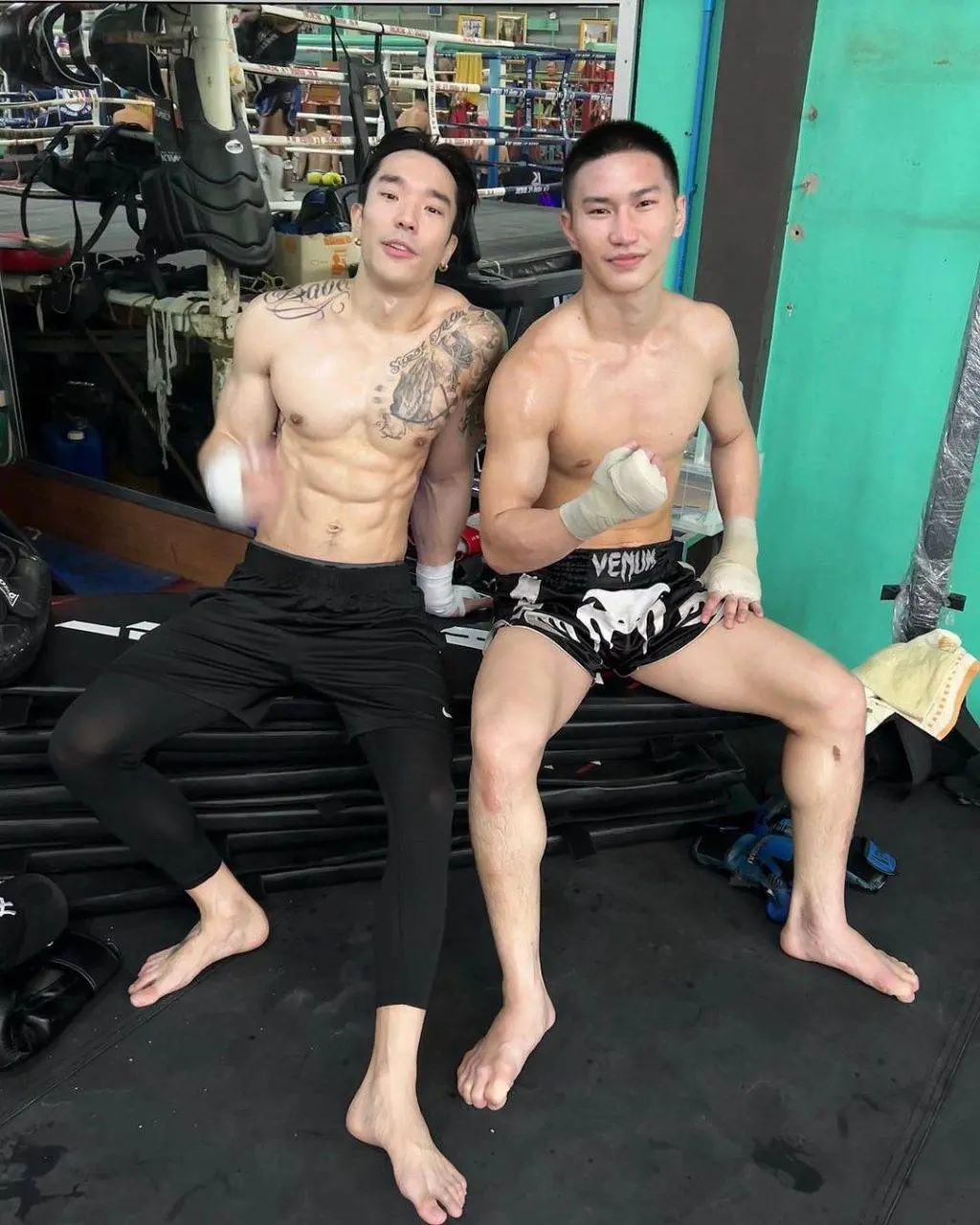 ดาราพาเพลิน
