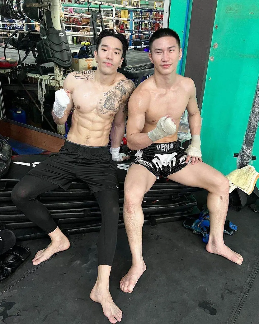 ดาราพาเพลิน