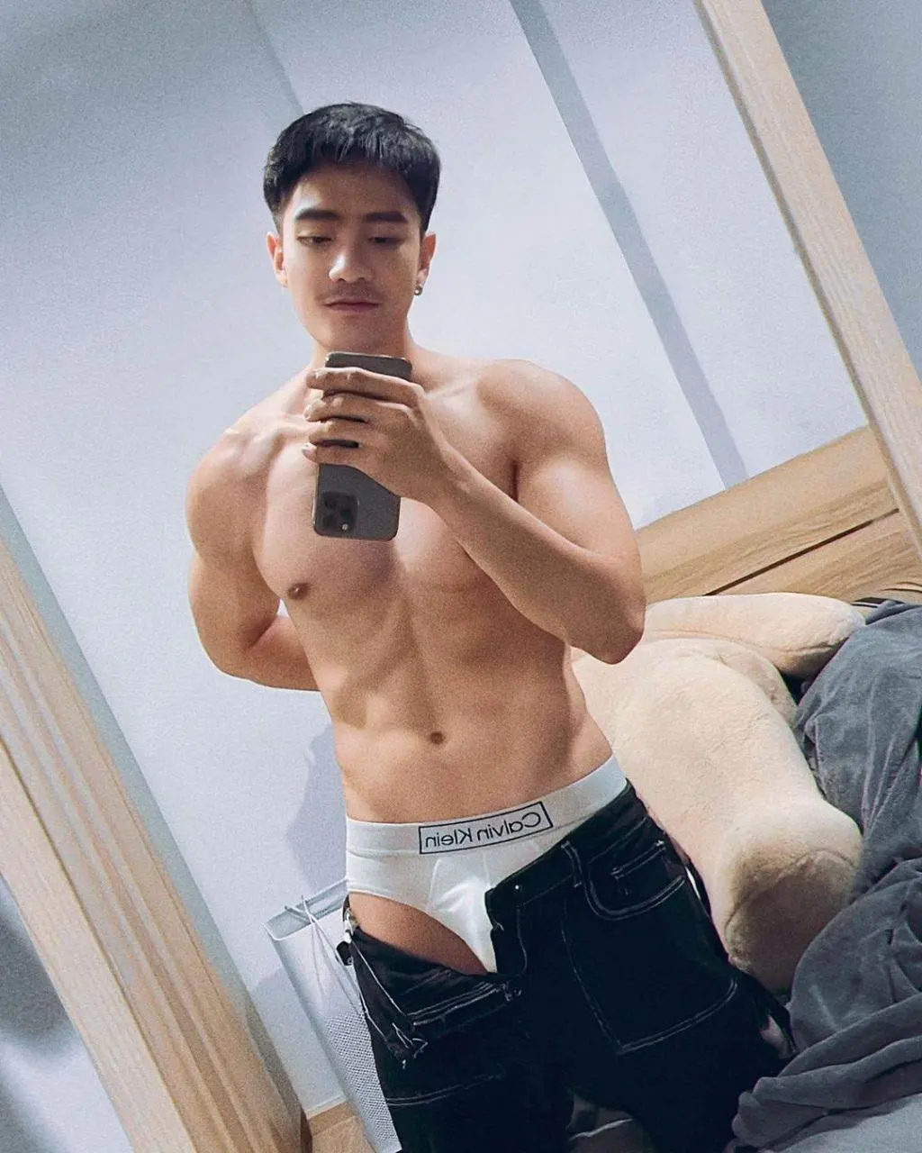 ส่องหนุ่ม 46
