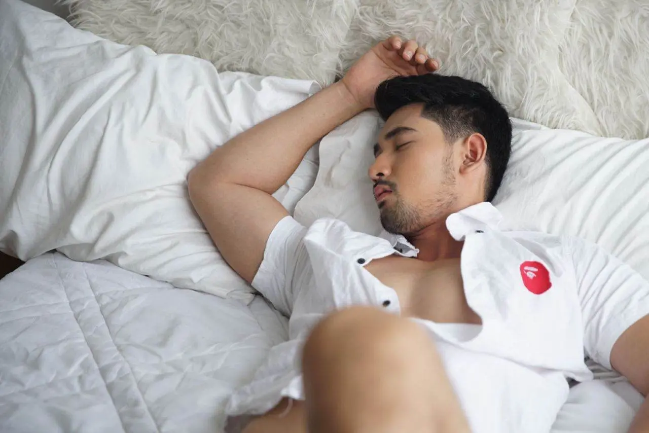 เลือกเลีย