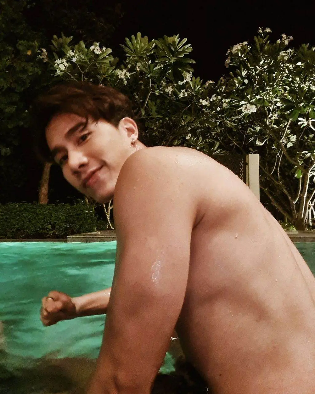 ดาราหล่อน่าเลีย