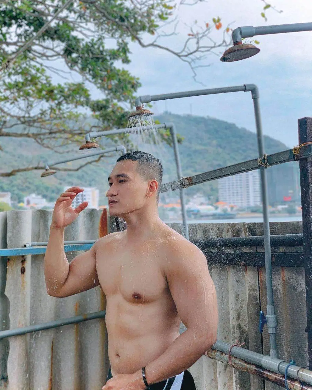 แซบ