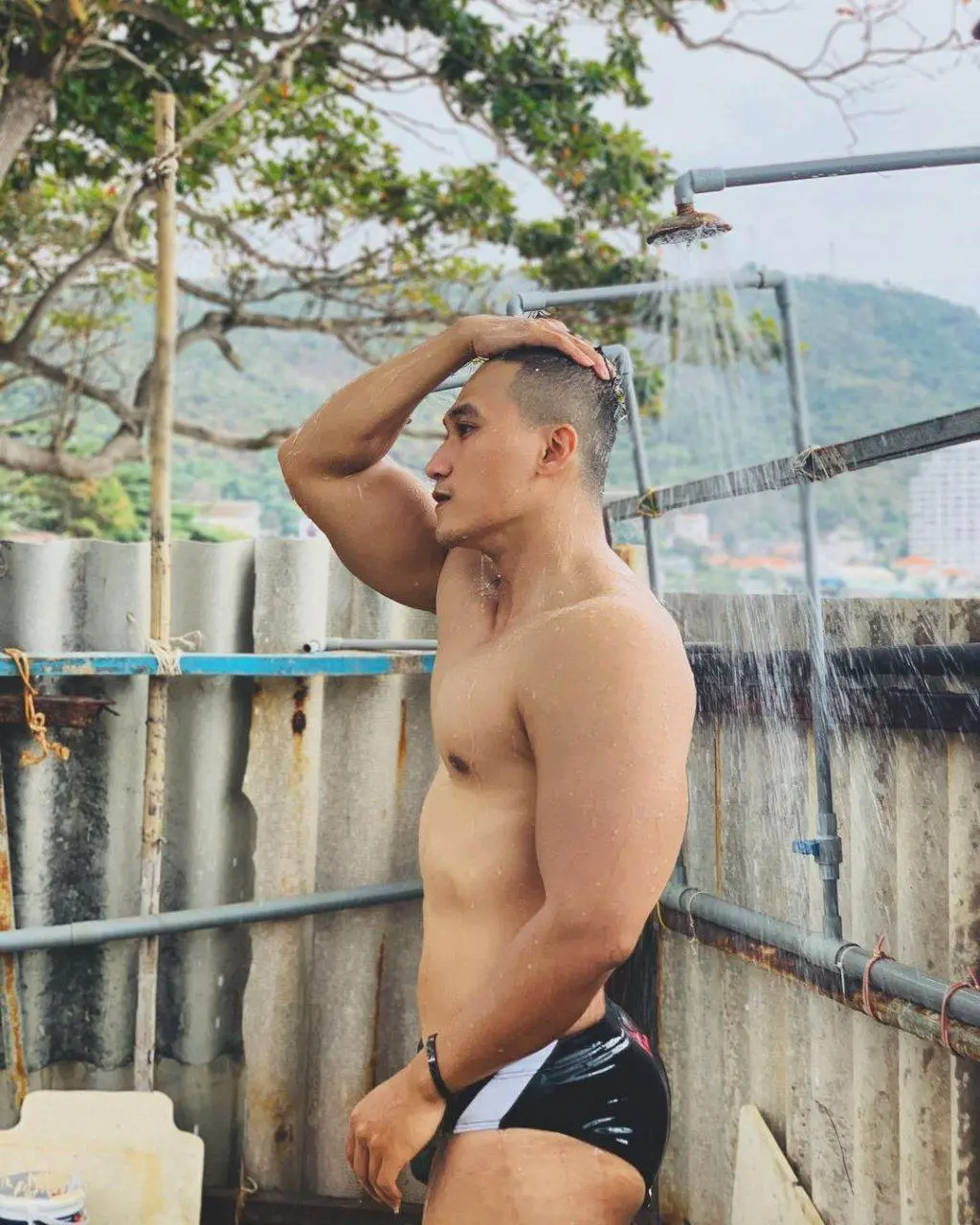 แซบ