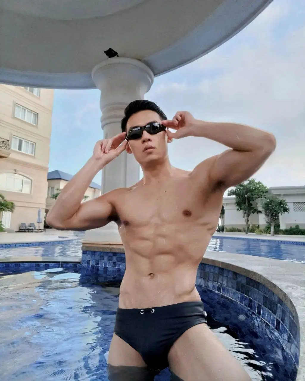 แซบ