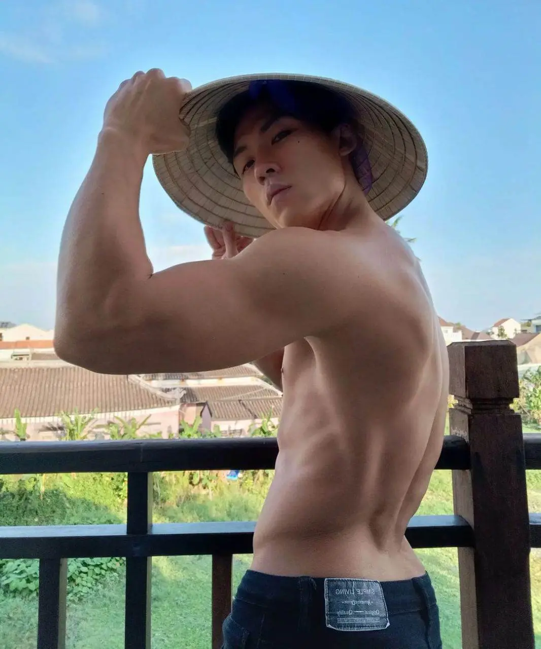 แซบ
