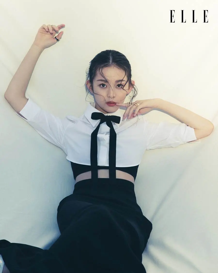 Park Ji Hu @ ELLE HK December 2022