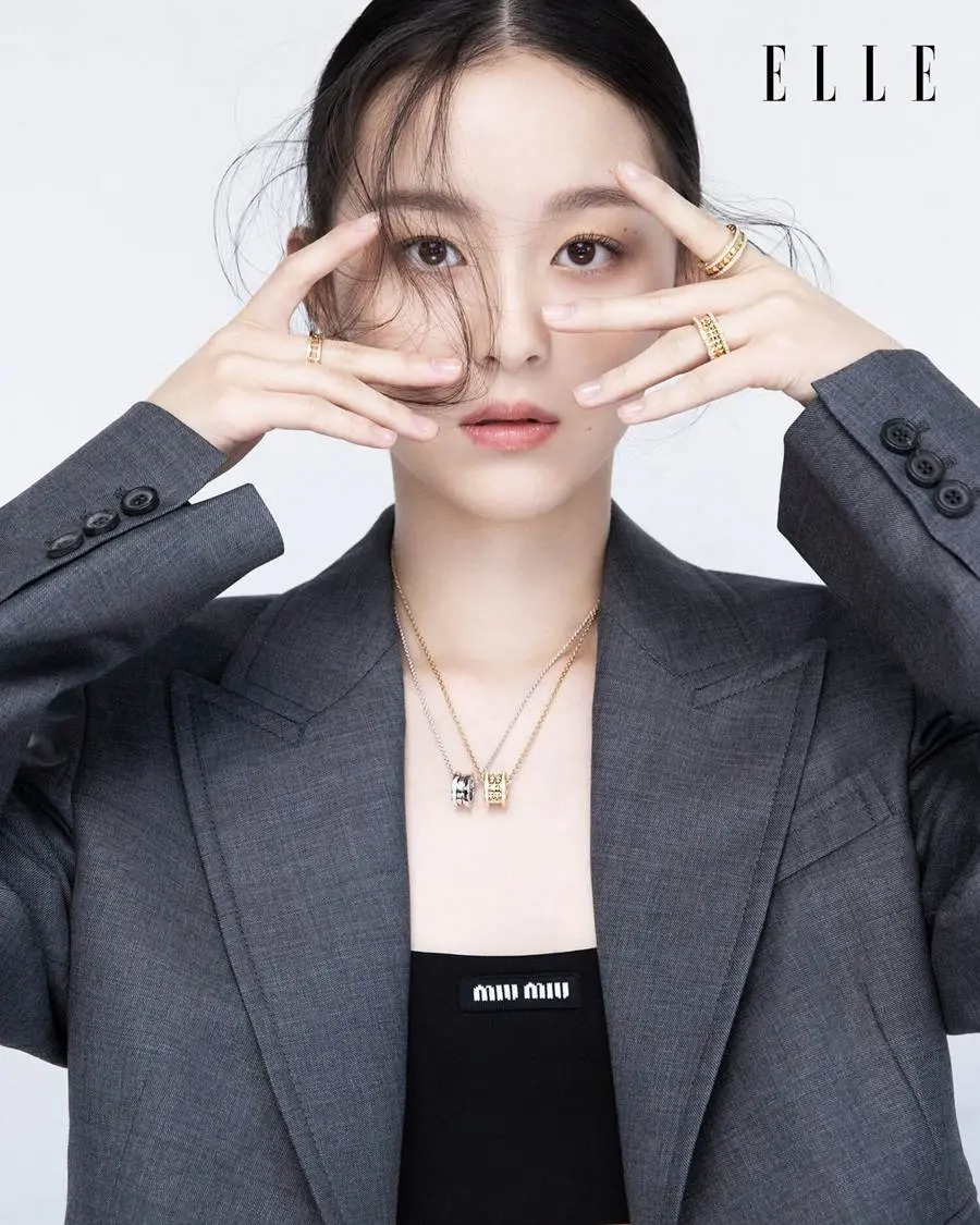 Park Ji Hu @ ELLE HK December 2022