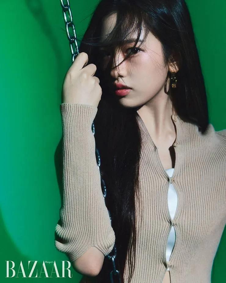 (IVE) AN YuJin @ Harper's BAZAAR Korea February 2023