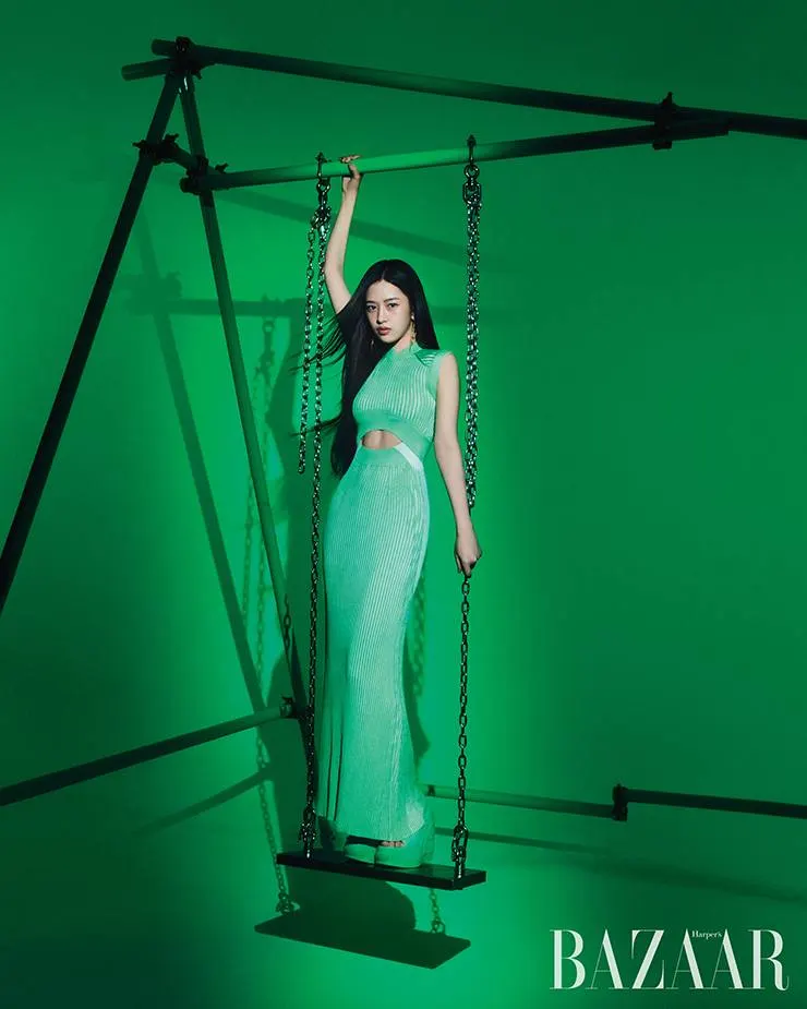 (IVE) AN YuJin @ Harper's BAZAAR Korea February 2023