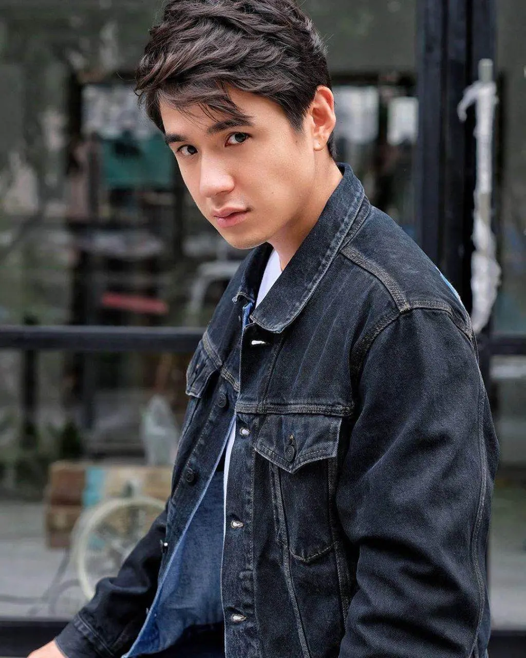 คลั่งรักพ่อนิว