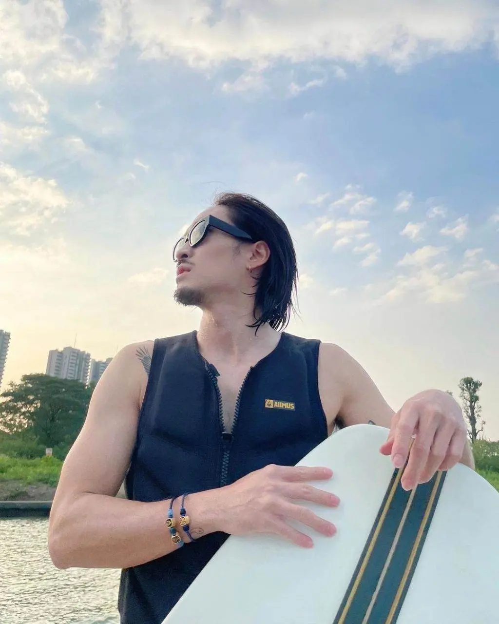 หลงเฟยหลงผัว