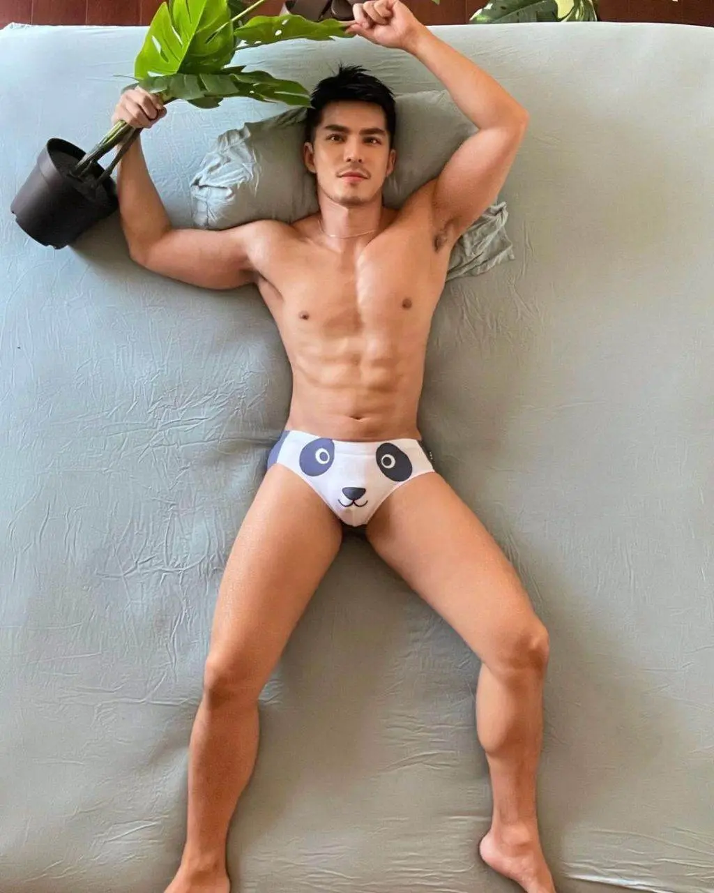 ส่องหนุ่ม 57
