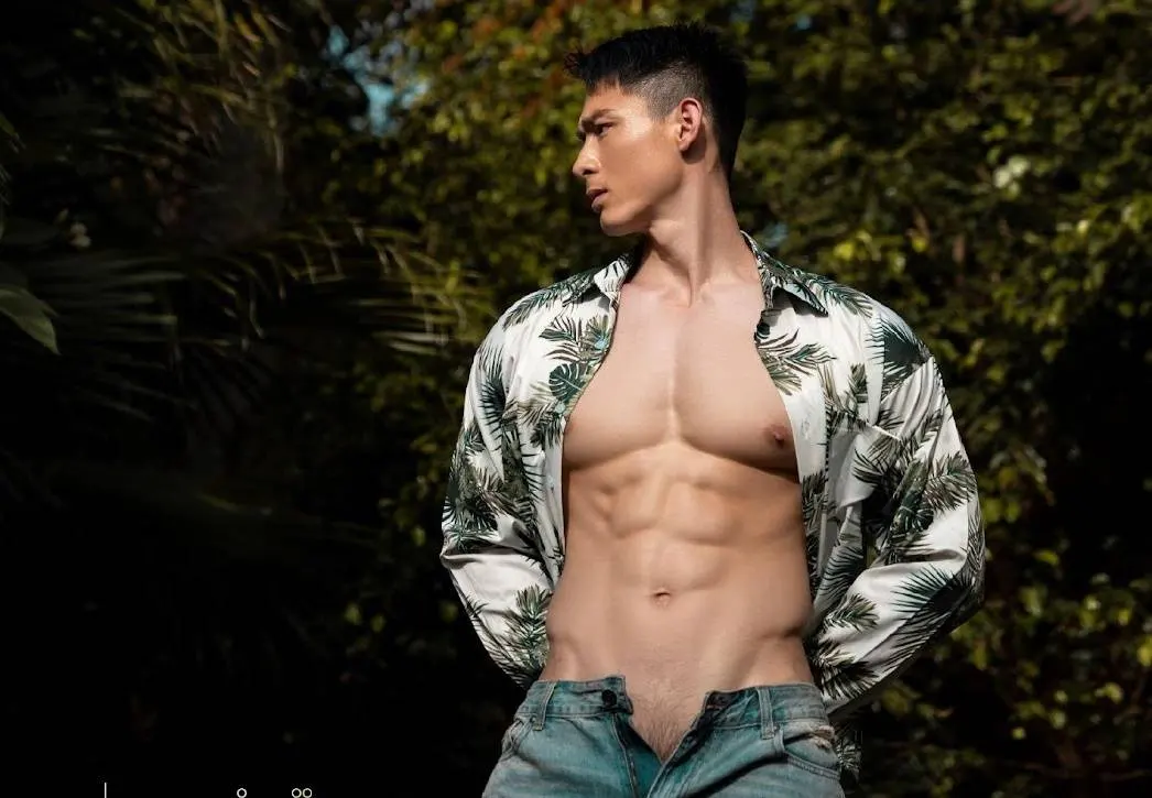 หนุ่มหล่อขึ้นปก 1121.2