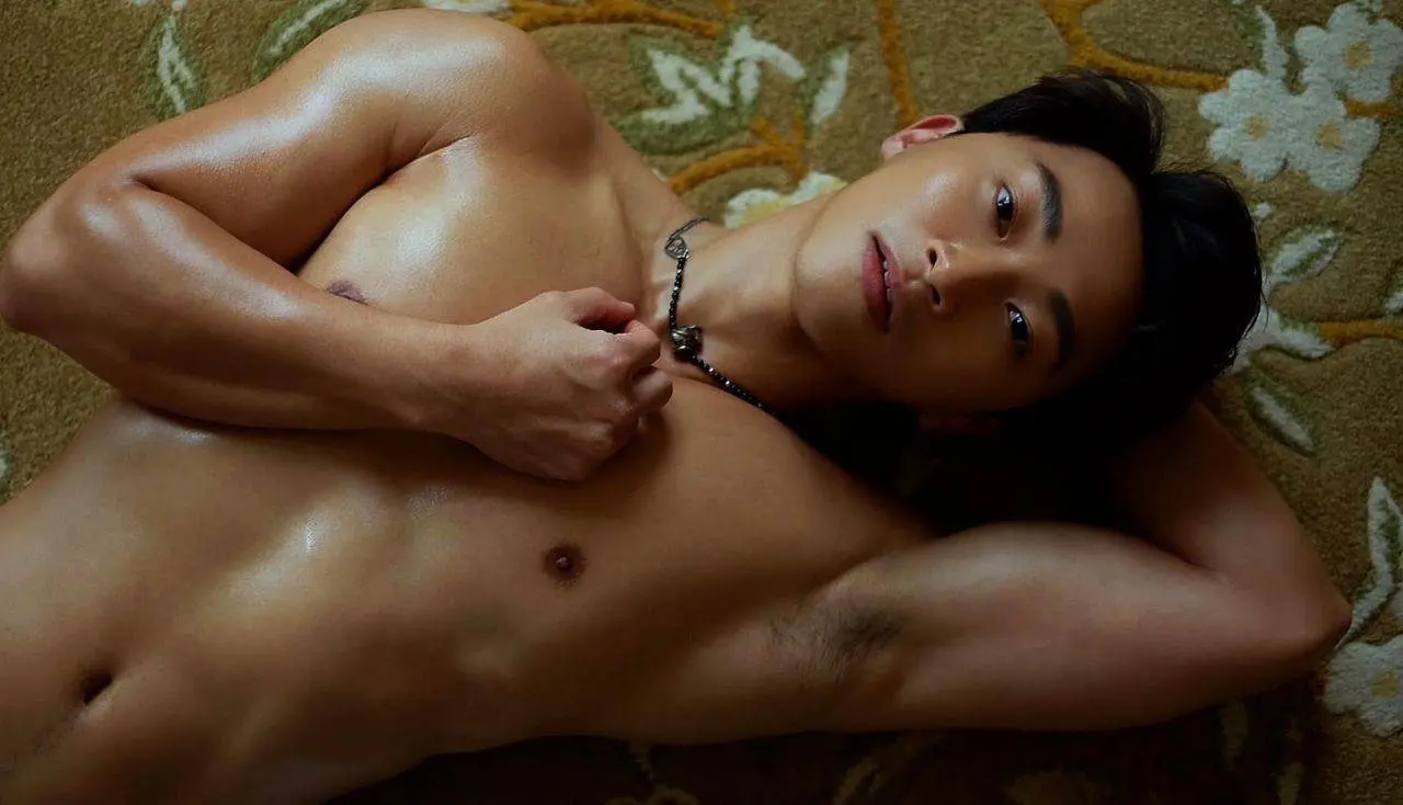 หนุ่มหล่อขึ้นปก 1125.2