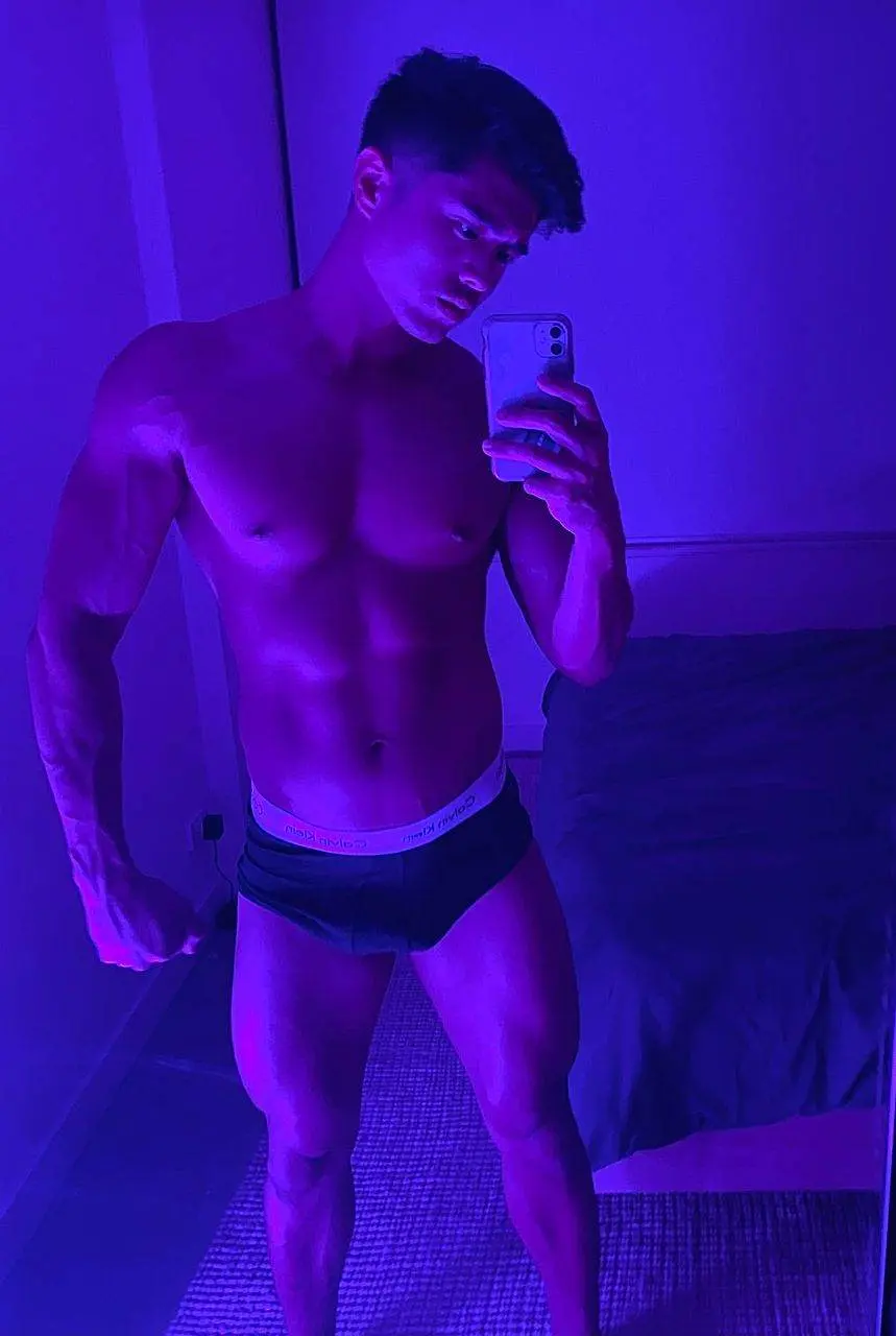 Ethan สุดหล่อ
