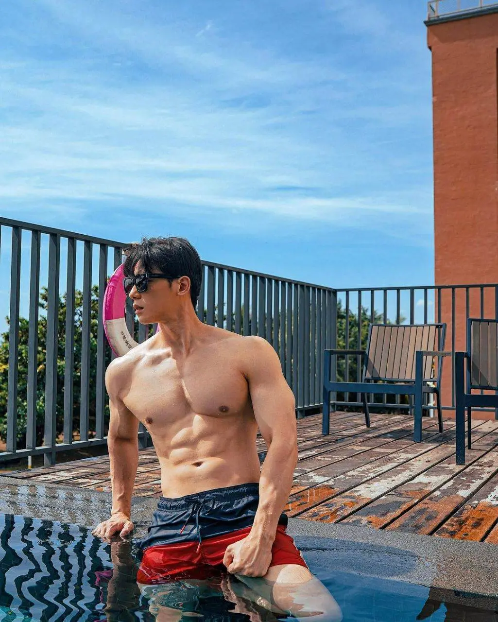 นายแบบสุดหล่อ