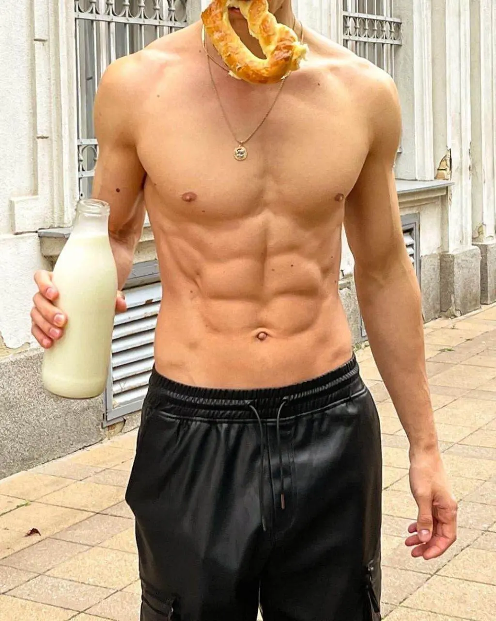 ผู้ชาย..กินนม