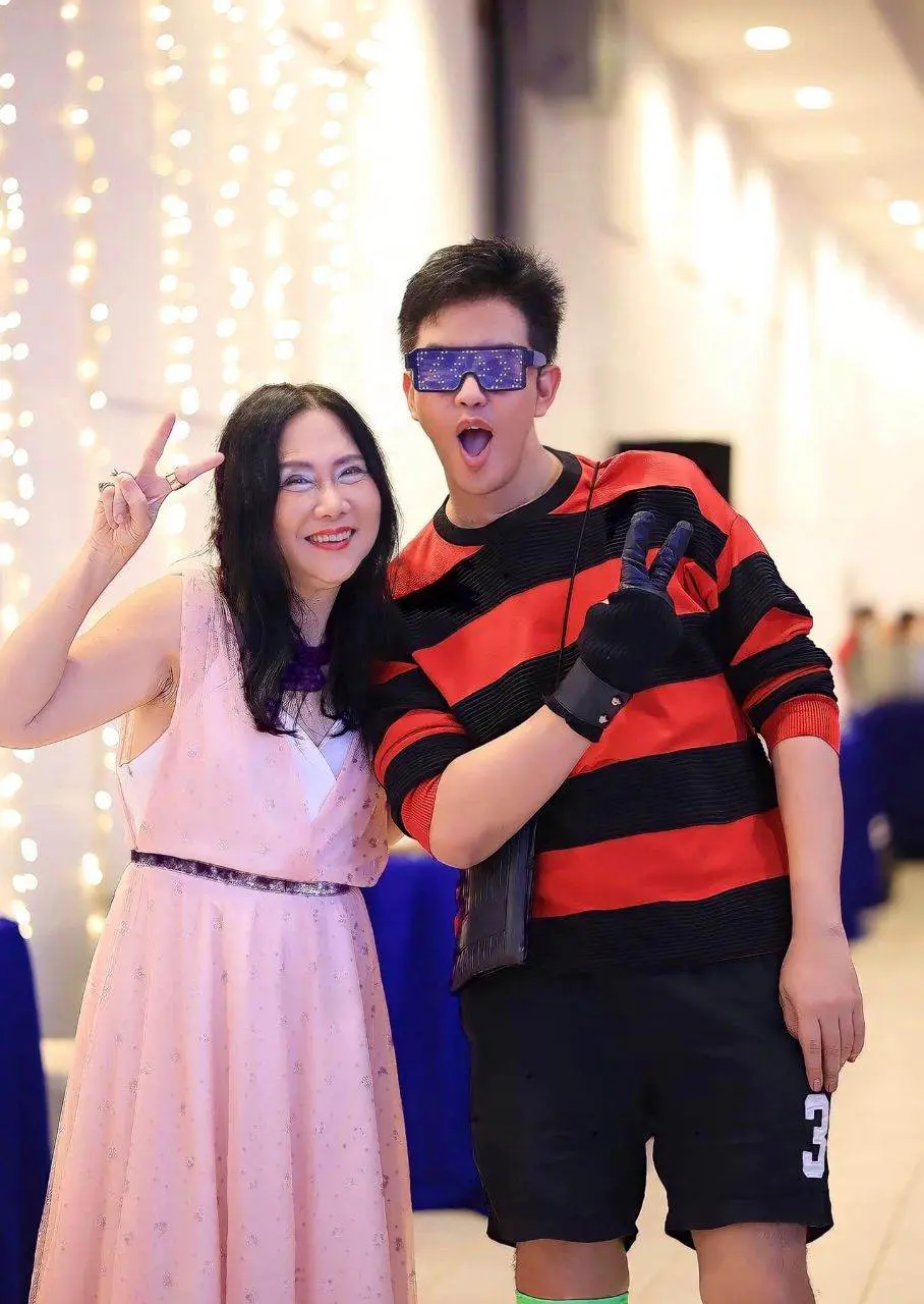 faydolce พิธีกรสายแฟ เล่นใหญ่ ช่องใหม่ ยักษ์ใหญ่วงการสื่อ