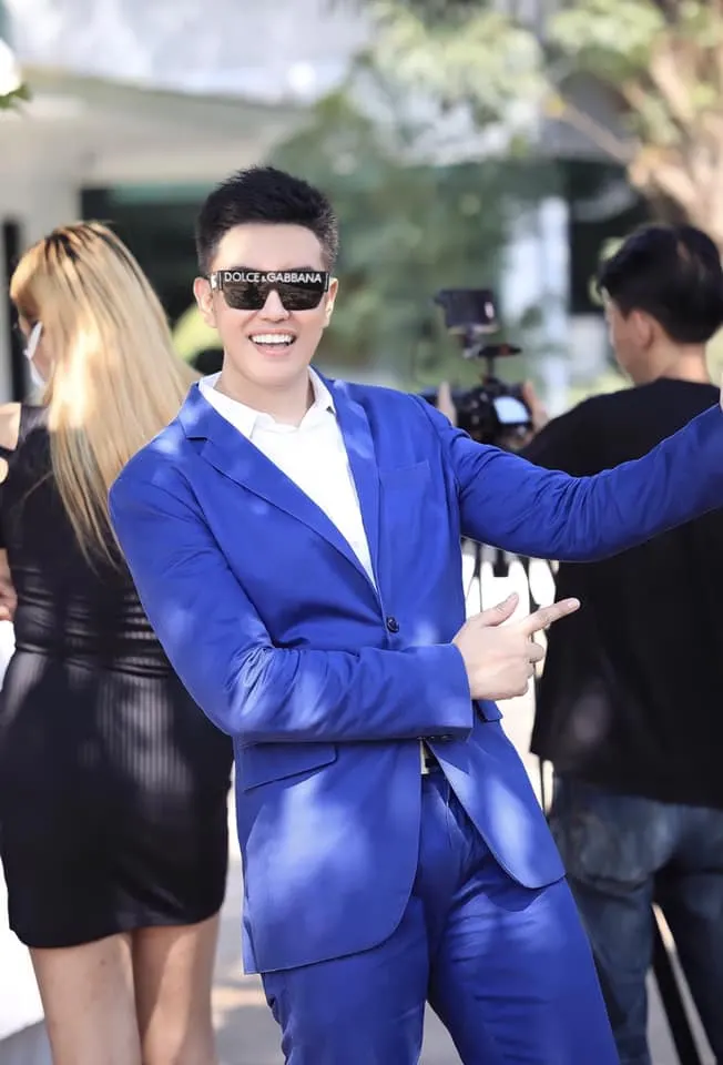 faydolce พิธีกรสายแฟ เล่นใหญ่ ช่องใหม่ ยักษ์ใหญ่วงการสื่อ