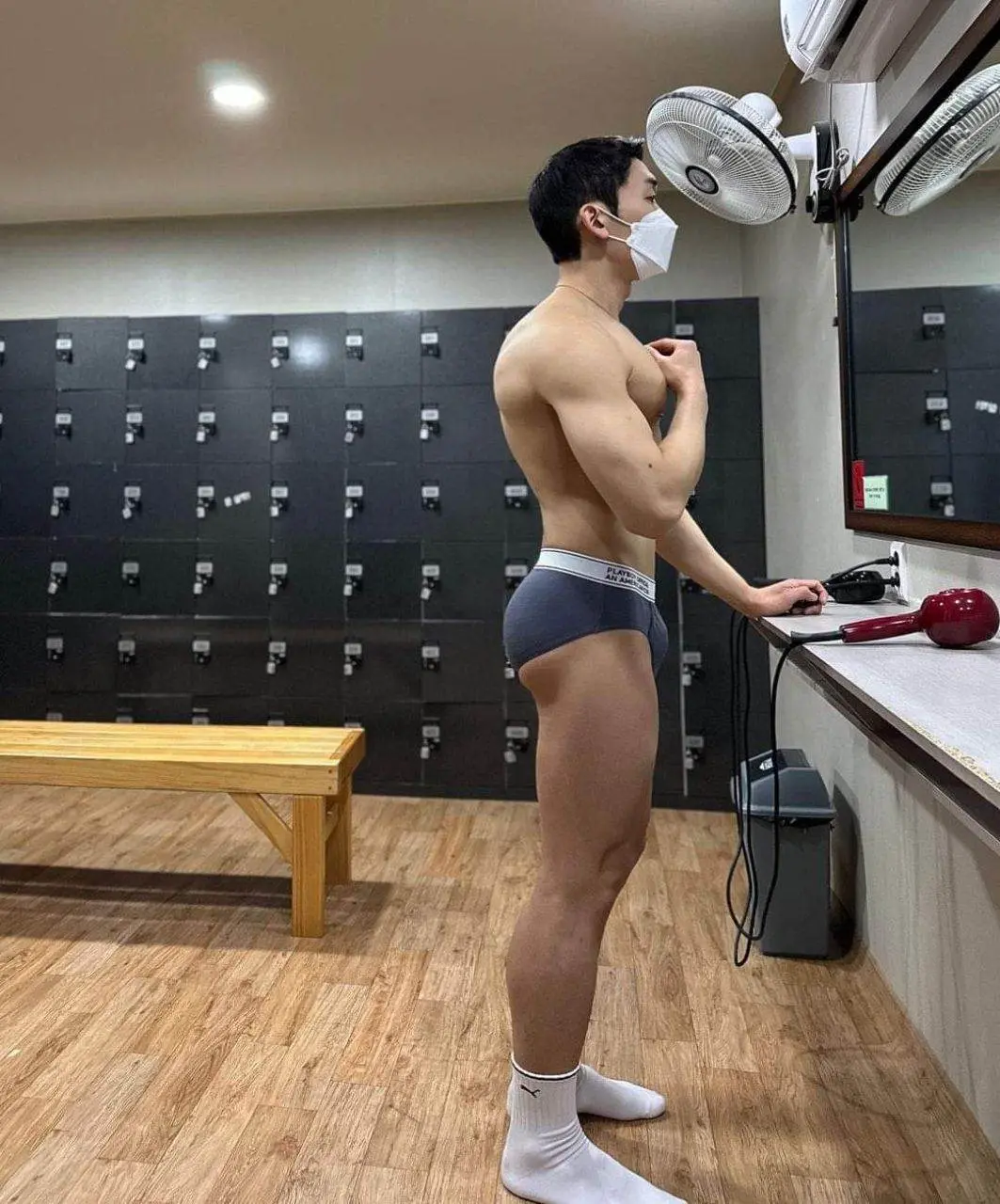 แอบดูหนุ่ม..จากห้องล็อคเกอร์ฟิตเนส