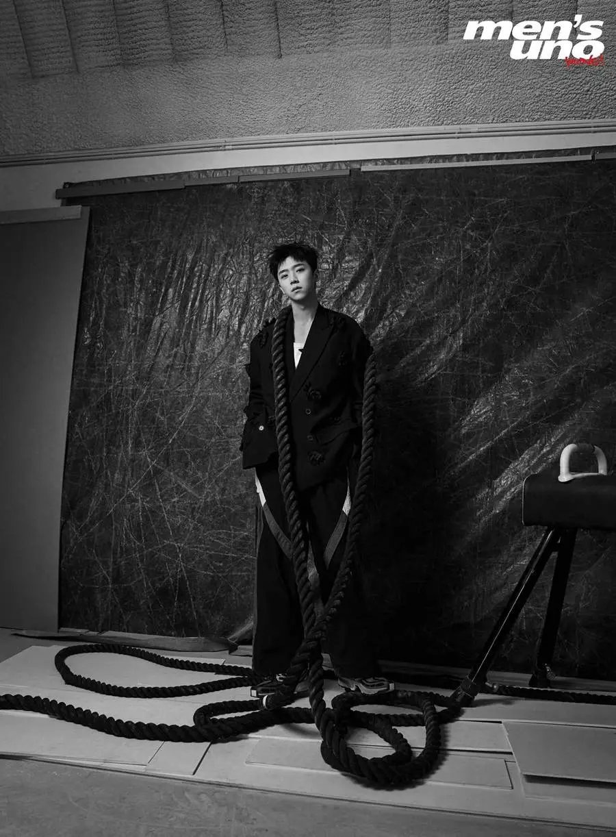 (INTO1) Zhang Jiayuan @ Men&rsquo;s uno Young! China January 2023