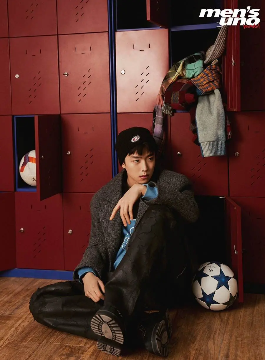 (INTO1) Zhang Jiayuan @ Men&rsquo;s uno Young! China January 2023
