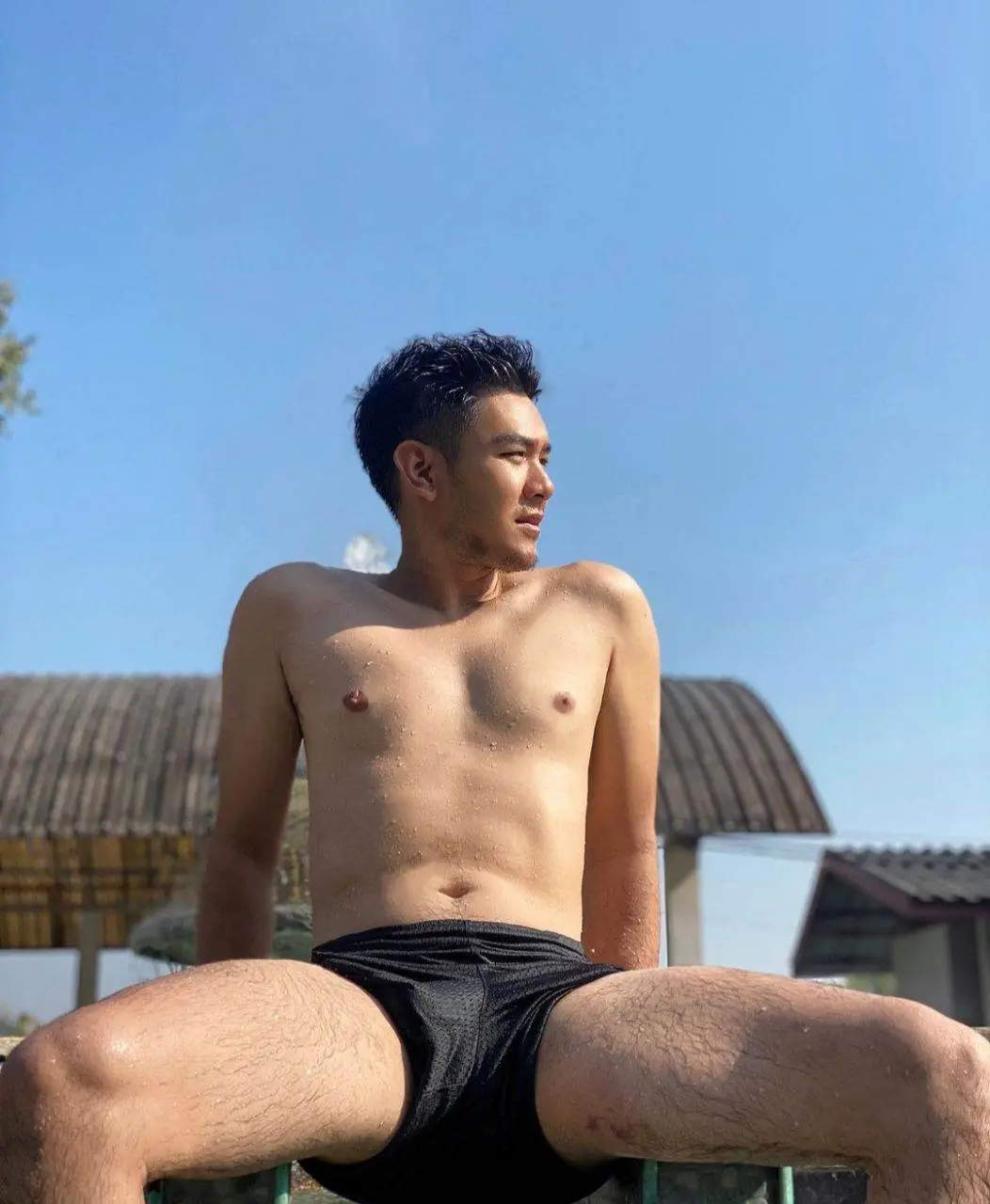 หนุ่ม..อาบน้ำ