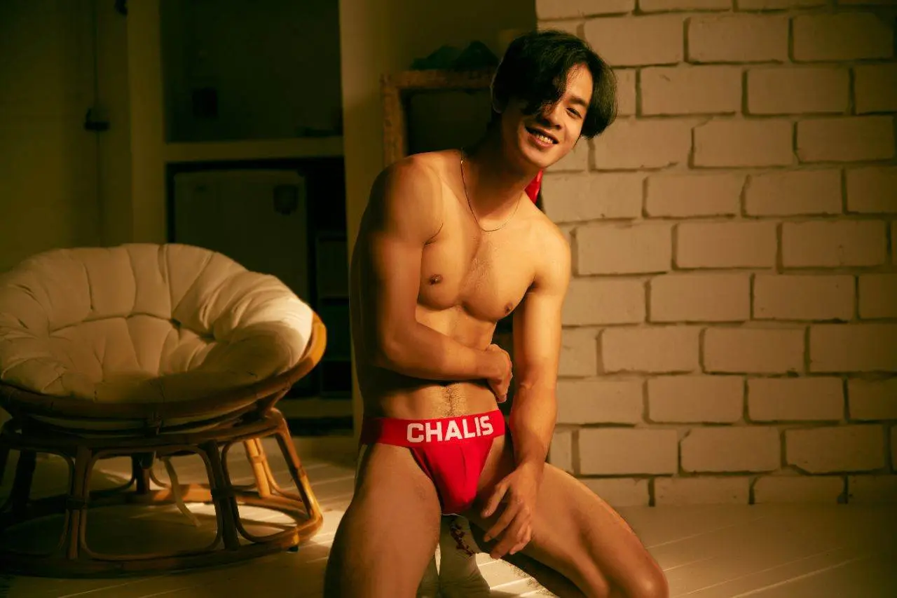 ส่องหนุ่ม 81