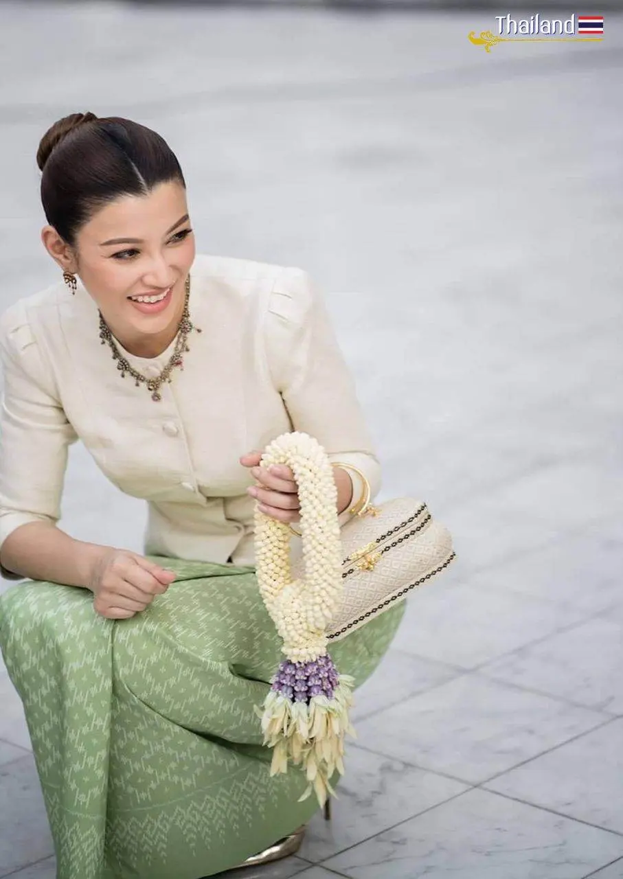 THAI RUEN TON: NATIONAL COSTUME | THAILAND 🇹🇭