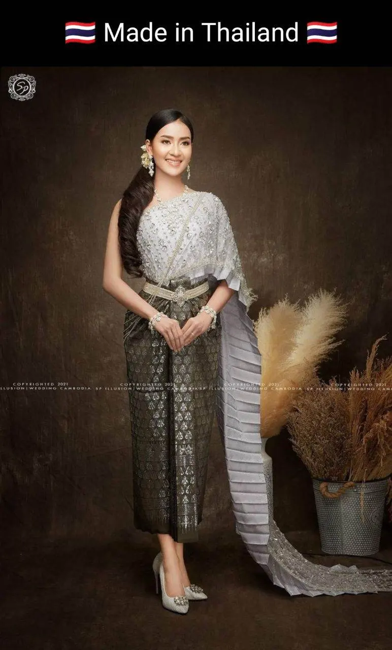 Cambodia wedding costume : ชุดไทยโดยนางแบบกัมพูชา: Khmer wedding dress. Cambodia history