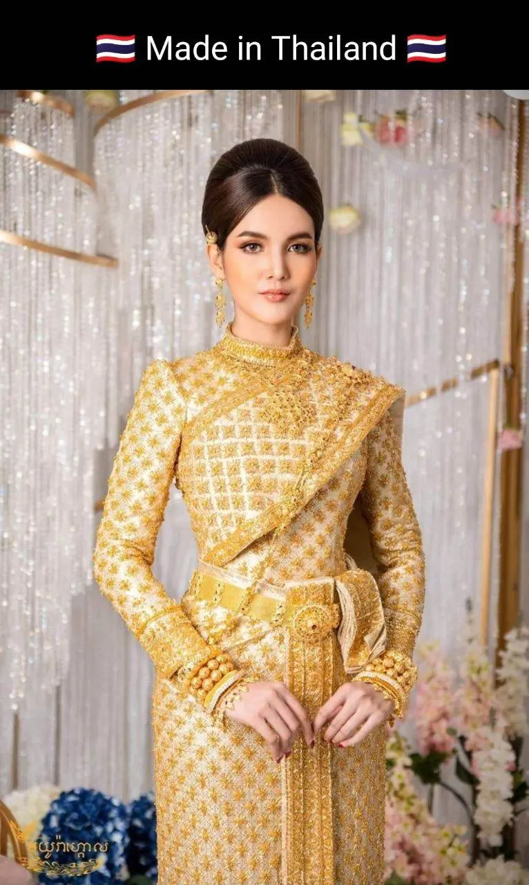 Cambodia wedding costume : ชุดไทยโดยนางแบบกัมพูชา: Khmer wedding dress. Cambodia history