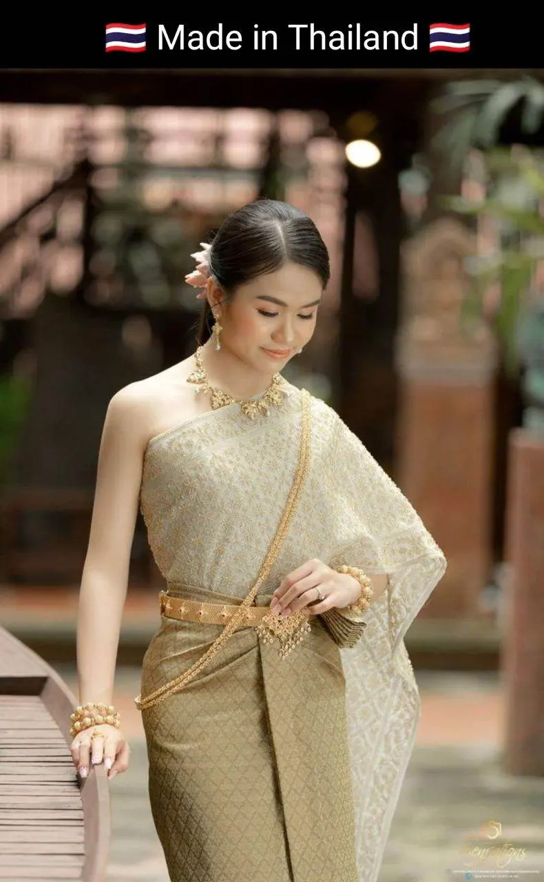 Cambodia wedding costume : ชุดไทยโดยนางแบบกัมพูชา: Khmer wedding dress. Cambodia history