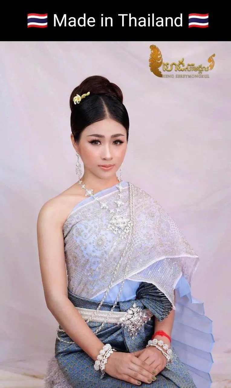 Cambodia wedding costume : ชุดไทยโดยนางแบบกัมพูชา: Khmer wedding dress. Cambodia history