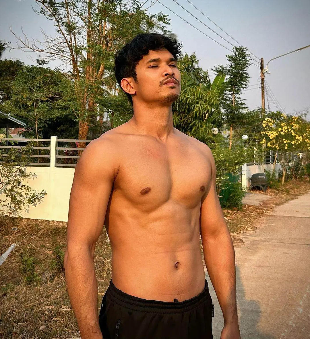 มัดรวมพร้อมเลีย